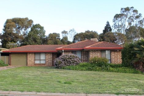 15 Wanbi Ct, Craigmore, SA 5114
