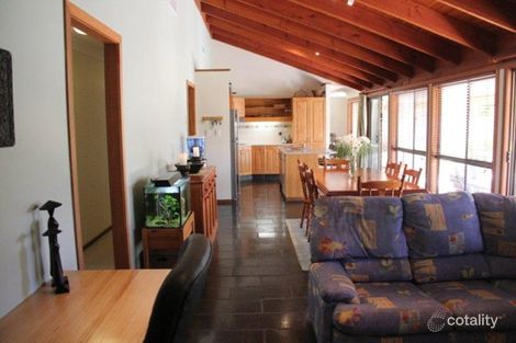 Property photo of 10 Swift Place Burleigh Waters QLD 4220