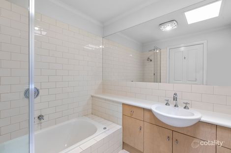 Property photo of 16 McGuire Crescent Williamstown VIC 3016
