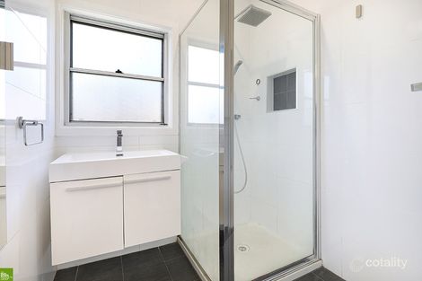 Property photo of 18 Hurt Parade Unanderra NSW 2526