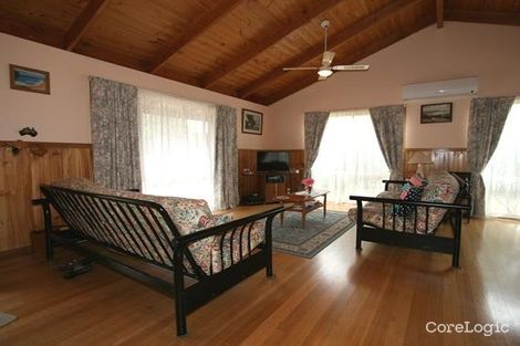 Property photo of 16 Pine Avenue Cowes VIC 3922