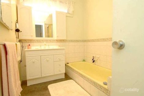 Property photo of 16 Stamford Street Wendouree VIC 3355