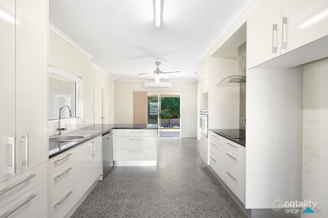 Property photo of 2 Edmonds Close Bentley Park QLD 4869