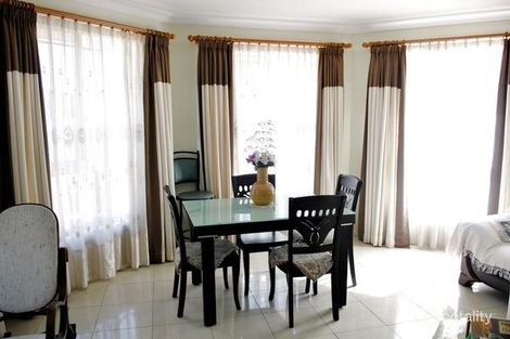 Property photo of 1/92 Kendall Drive Casula NSW 2170