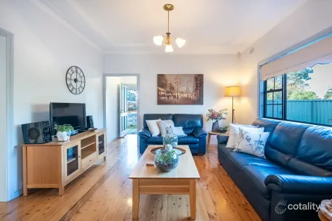 39 Macquarie Rd, Ingleburn, NSW 2565