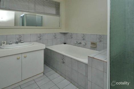 Property photo of 2 Balmoral Close Kings Park VIC 3021