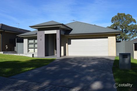 Property photo of 10 Manifold Crescent Glenmore Park NSW 2745