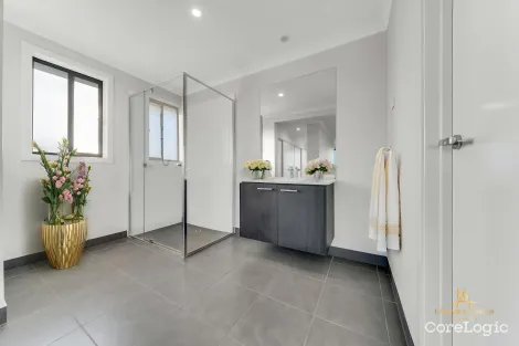 Property photo of 8 Caxton Close Clyde VIC 3978
