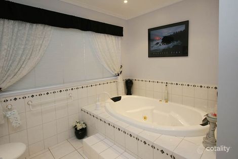 Property photo of 50 Hannah Avenue Hillside VIC 3037