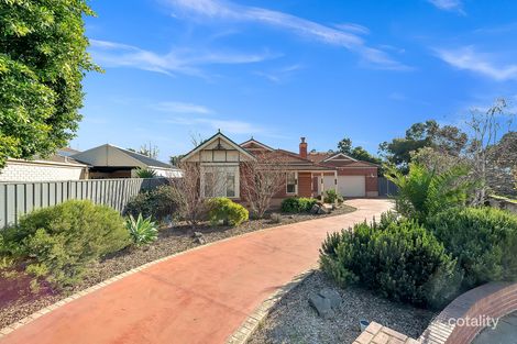 Property photo of 10 Connewarre Close Manor Lakes VIC 3024