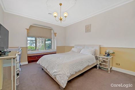 Property photo of 10 Connewarre Close Manor Lakes VIC 3024