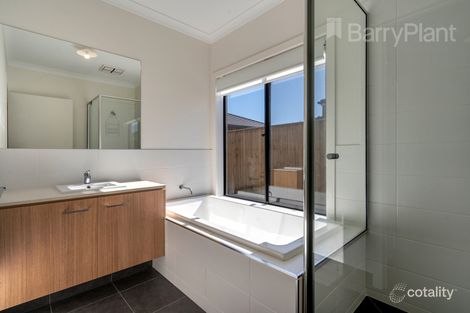 Property photo of 7 Portobello Way Fraser Rise VIC 3336