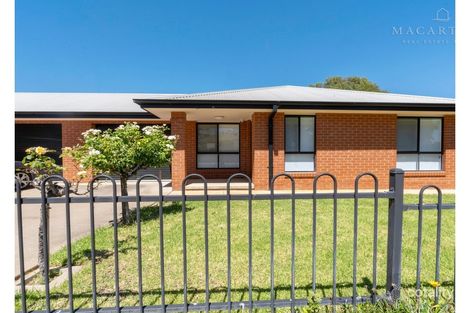 Property photo of 1/2-4 Macquarie Street Mount Austin NSW 2650