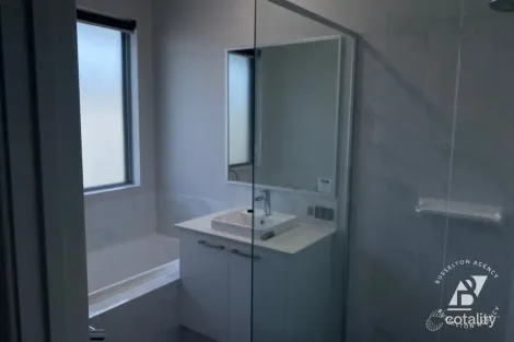 Property photo of 4 Windward Green Geographe WA 6280