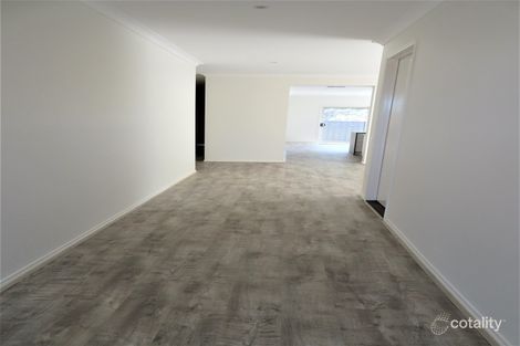 Property photo of 24 Dewpond Crescent Wollert VIC 3750