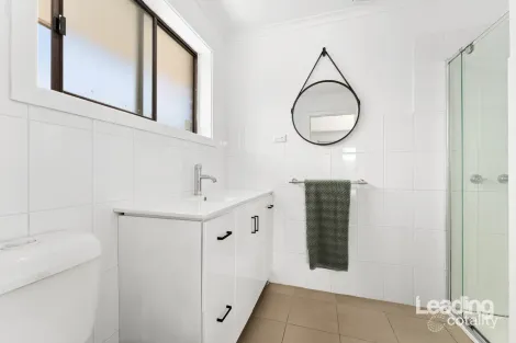 Property photo of 28 Gilchrist Crescent Sunbury VIC 3429