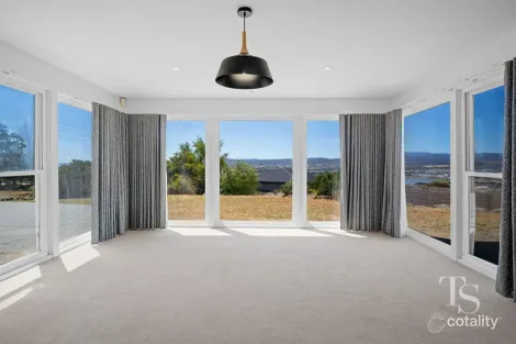 Property photo of 15 Lachlan Parade Trevallyn TAS 7250