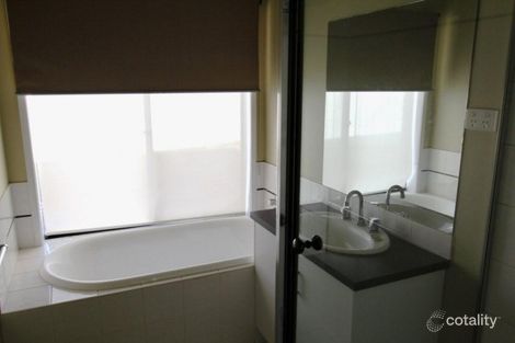 Property photo of 25 Wyperfeld Circuit Caroline Springs VIC 3023