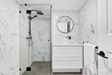 Property photo of 13/22 Montgomery Avenue Main Beach QLD 4217