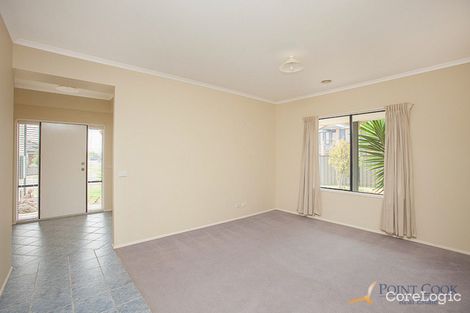 Property photo of 33 May Gibbs Circle Point Cook VIC 3030