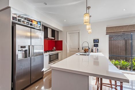 Property photo of 34 Spirited Circuit Craigieburn VIC 3064
