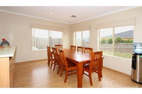 Property photo of 14 Eagleview Way Craigieburn VIC 3064