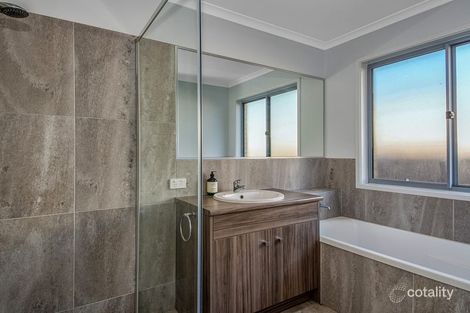 Property photo of 84 Adelaide Circuit Baringa QLD 4551