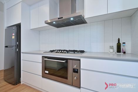 Property photo of 60 Kalari Drive Wattle Grove WA 6107