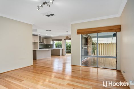 Property photo of 11 Goldfinch Bend Harrisdale WA 6112