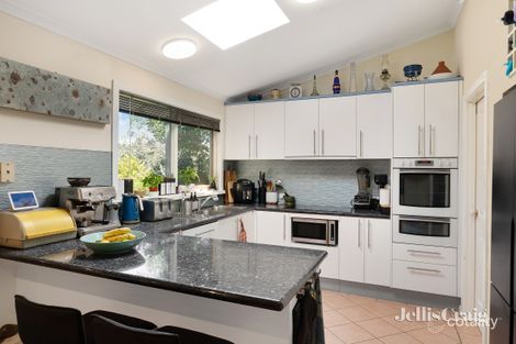 Property photo of 31 Wycliffe Crescent Eltham VIC 3095