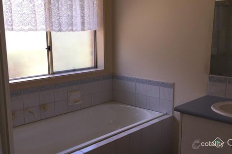 82 Amber Cres, Narre Warren, VIC 3805