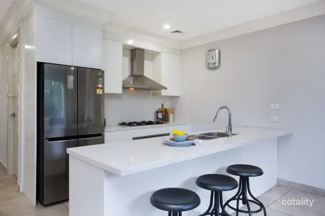 Property photo of 2 James Green Close Kellyville NSW 2155