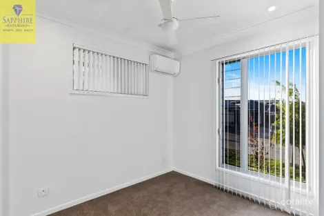 Property photo of 8 Copperpod Lane Ripley QLD 4306