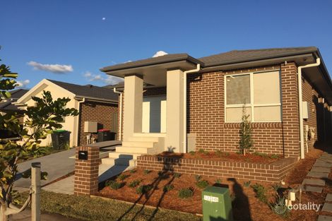 17 Holly Cres, Jordan Springs, NSW 2747