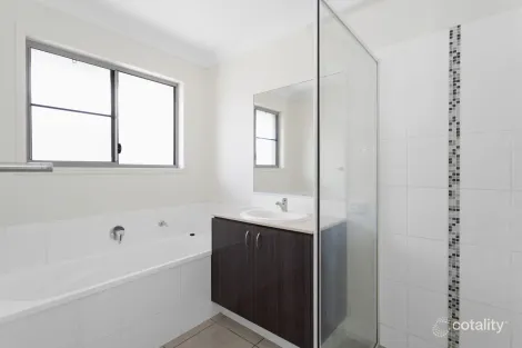 Property photo of 38A Newport Parade Blacks Beach QLD 4740