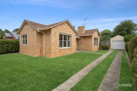 8 Garlick Ave, Newtown, VIC 3220