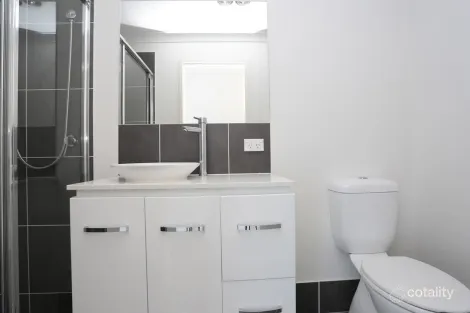 Property photo of 36 Kenneth Drive Augustine Heights QLD 4300