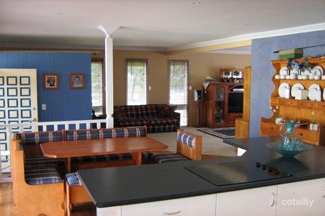 Property photo of 26 Woodhouse Drive Ambarvale NSW 2560