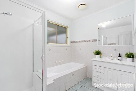 Property photo of 2 Box Place Morwell VIC 3840