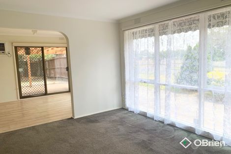 Property photo of 25 Silvertop Crescent Frankston North VIC 3200