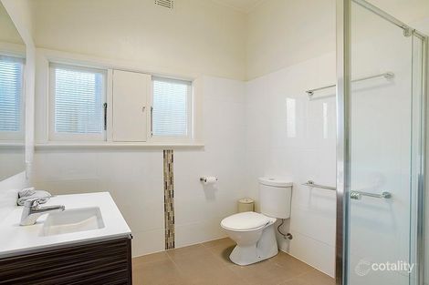 Property photo of 31 Peterleigh Grove Essendon VIC 3040
