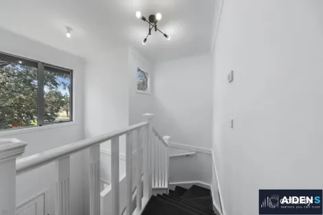Property photo of 8 Ironbark Grove Burnside Heights VIC 3023
