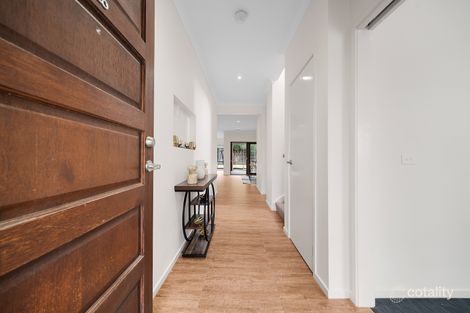 Property photo of 26 Edwin Close Manor Lakes VIC 3024