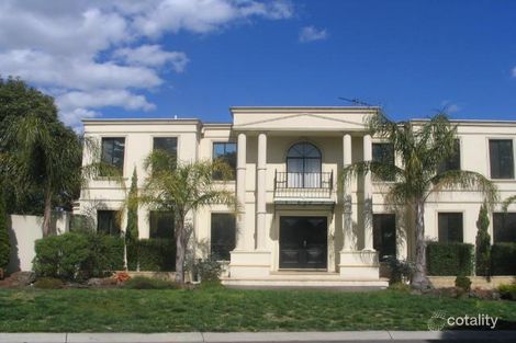 1 Malmsbury Dr, Ashwood, VIC 3147