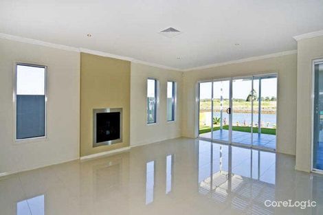 Property photo of 8 Palladium Boulevard Hope Island QLD 4212