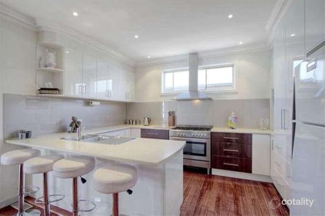 Property photo of 19 Scarlet Street Mordialloc VIC 3195