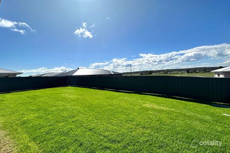 8 Oakmont Cl, Heddon Greta, NSW 2321