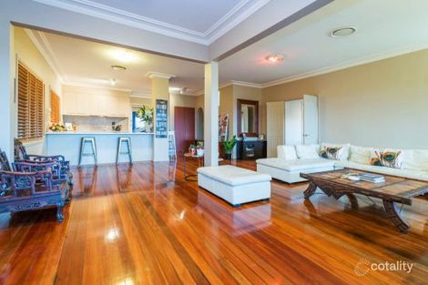 Property photo of 21 Dagmar Street Holland Park West QLD 4121