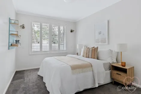 Property photo of 46 Kinleyside Crescent Weetangera ACT 2614