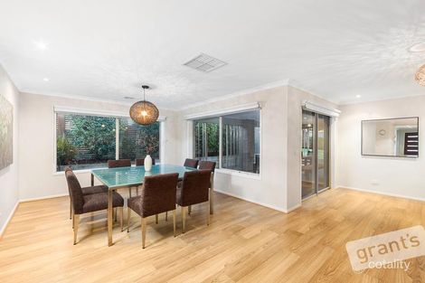 Property photo of 3 Azure Place Narre Warren South VIC 3805